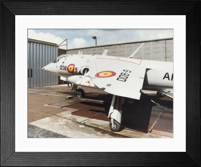 Framed Print : BAE Boeing AV-8S Matador Harrier Framed Print : BAE Boeing AV-8S Matador Harrier