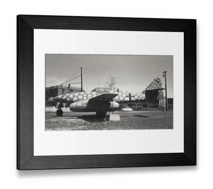 Framed Print : Messerschmitt Me-262 Schwalbe Framed Print : Messerschmitt Me-262 Schwalbe