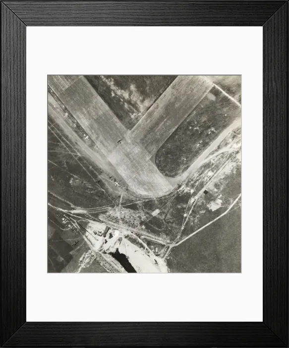 Framed Print : Messerschmitt Me-262 Schwalbe Framed Print : Messerschmitt Me-262 Schwalbe