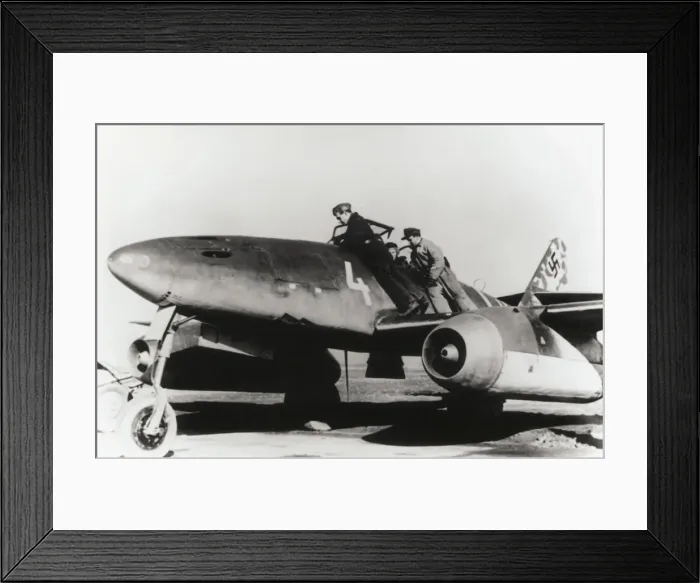 Framed Print : Messerschmitt Me-262A-1A Schwalbe Framed Print : Messerschmitt Me-262A-1A Schwalbe