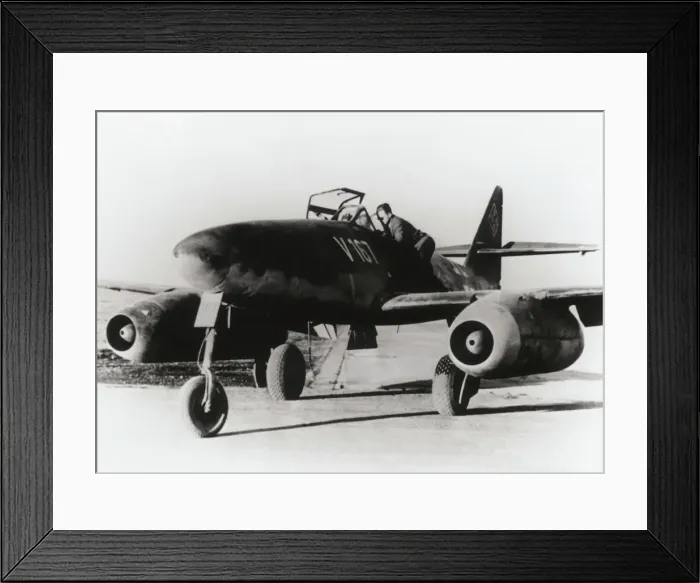 Framed Print : Messerschmitt Me-262A-1A Schwalbe Framed Print : Messerschmitt Me-262A-1A Schwalbe