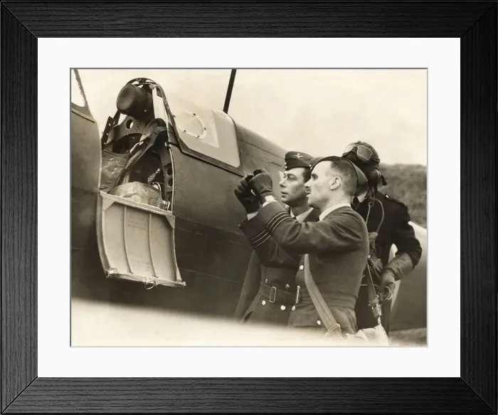 Framed Print : Supermarine Spitfire 5 / V Framed Print : Supermarine Spitfire 5 / V