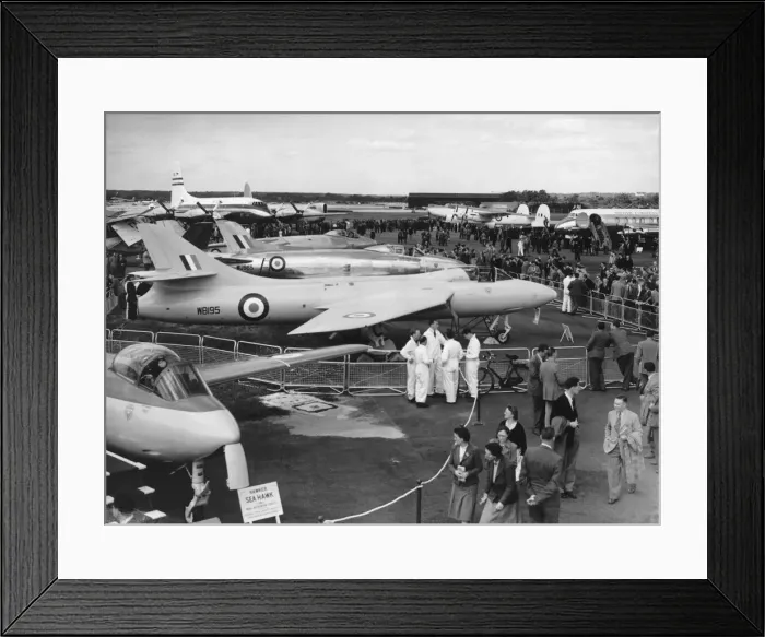 Framed Print : Hawker Hunter P. 1067 Framed Print : Hawker Hunter P. 1067