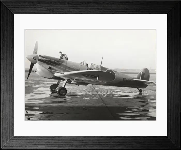 Framed Print : Supermarine Spitfire 5C / VC Framed Print : Supermarine Spitfire 5C / VC