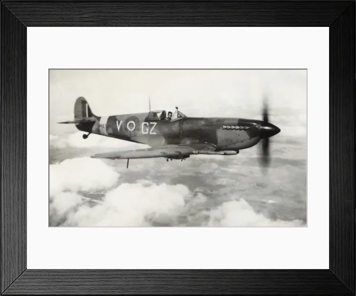 Framed Print : Supermarine Spitfire 5 / V Framed Print : Supermarine Spitfire 5 / V