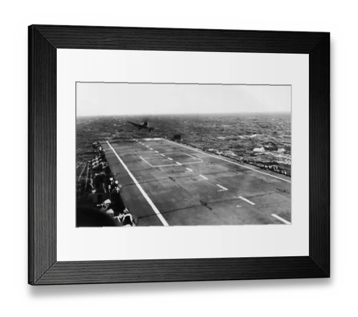 Framed Print : Aircraft Landing on Aircraft-Carrier Hms Glory (R62) Roy? Framed Print : Aircraft Landing on Aircraft-Carrier Hms Glory (R62) Roy?