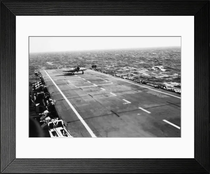 Framed Print : Aircraft Landing on Aircraft-Carrier Hms Glory (R62) Roy? Framed Print : Aircraft Landing on Aircraft-Carrier Hms Glory (R62) Roy?