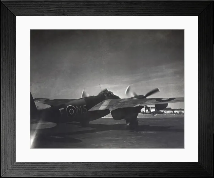 Framed Print : de Havilland DH-98 Mosquito Framed Print : de Havilland DH-98 Mosquito