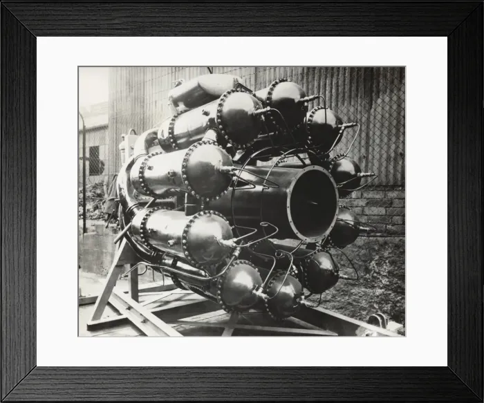 Framed Print : Power Jet W-1 Engine on a Jig Framed Print : Power Jet W-1 Engine on a Jig