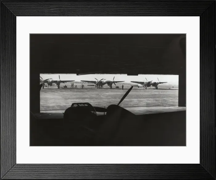 Framed Print : de Havilland DH-98 Mosquito Framed Print : de Havilland DH-98 Mosquito