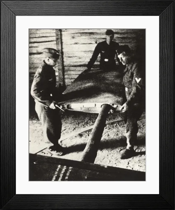 Framed Print : Fieseler Fi-103 V-1 Framed Print : Fieseler Fi-103 V-1