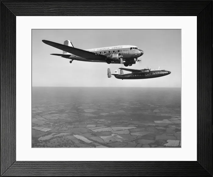 Framed Print : Douglas DC-3 Framed Print : Douglas DC-3
