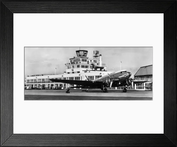 Framed Print : Douglas DC-3 Framed Print : Douglas DC-3