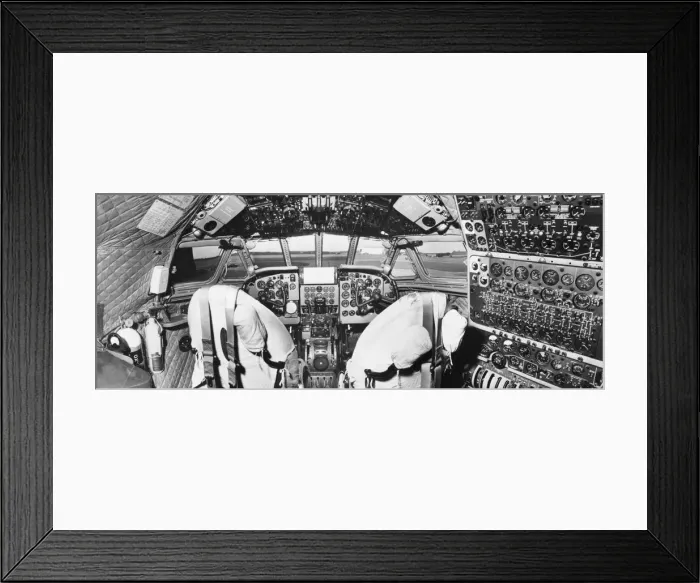 Framed Print : de Havilland DH-106 Comet IVB / 4B Framed Print : de Havilland DH-106 Comet IVB / 4B