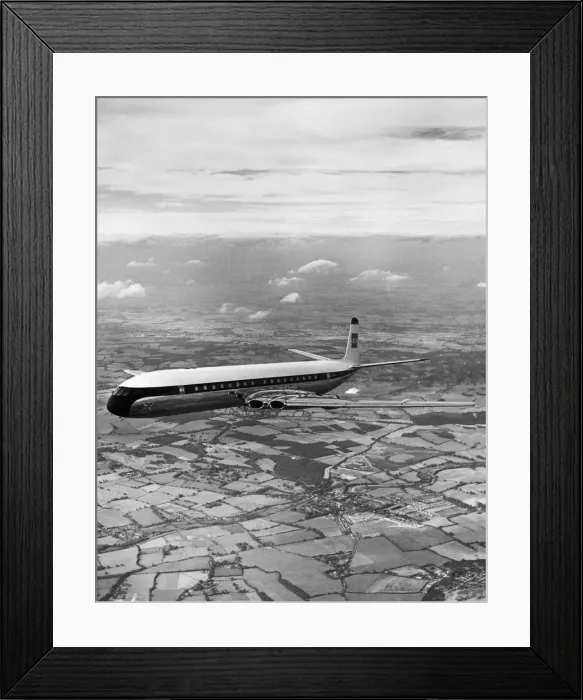 Framed Print : de Havilland DH-106 Comet IVB / 4B Framed Print : de Havilland DH-106 Comet IVB / 4B