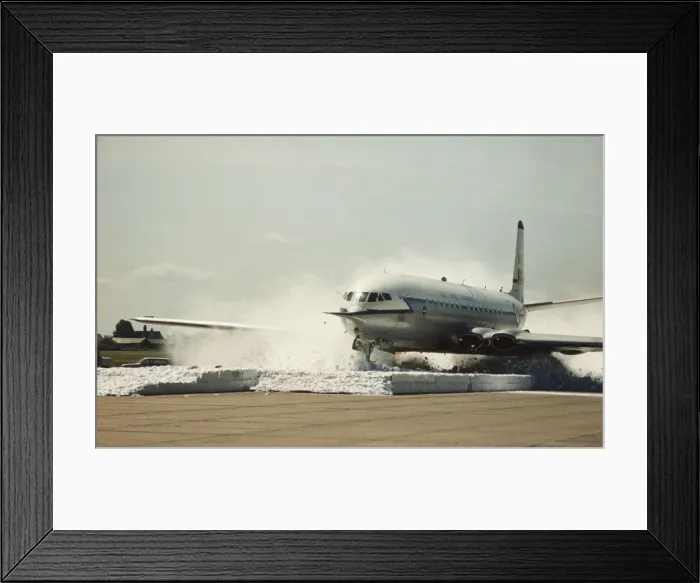 Framed Print : de Havilland DH-106 Comet Framed Print : de Havilland DH-106 Comet