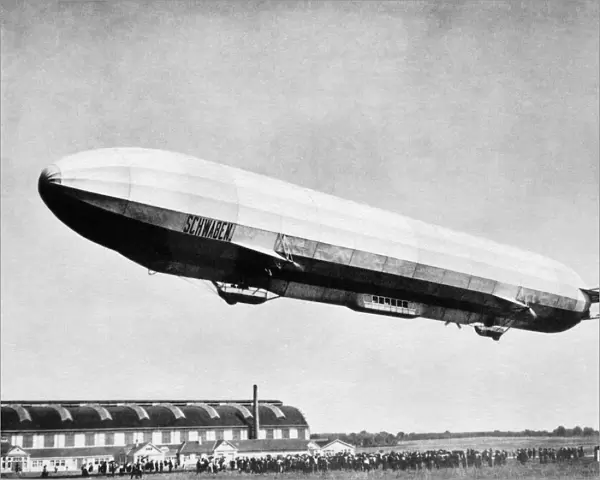 Zeppelin LZ-9 Schwaben Airship Flying in 1911