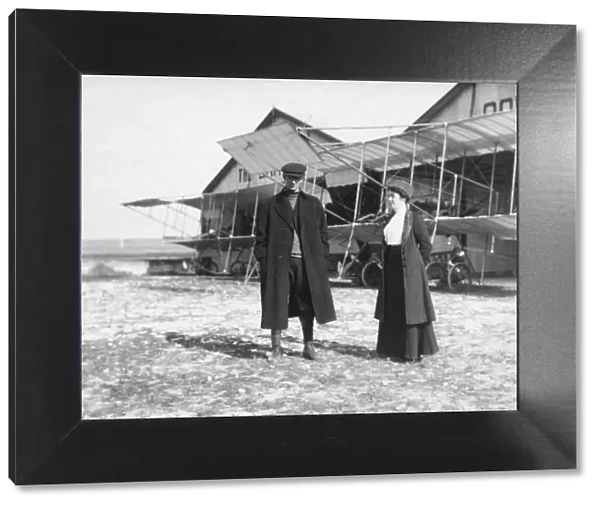 Joseph and Ethelwyn Hammond with a Bristol Boxkite at Larkhill
