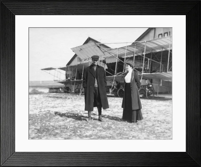 Framed Print : Joseph and Ethelwyn Hammond with a Bristol Boxkite at Larkhill Framed Print : Joseph and Ethelwyn Hammond with a Bristol Boxkite at Larkhill