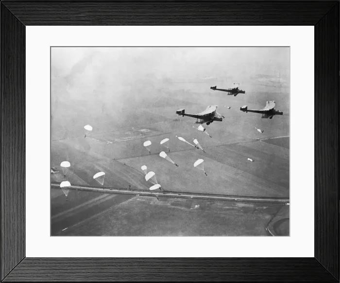 Framed Print : Vickers Virginia Biplane Aircraft flying in formation - ? Framed Print : Vickers Virginia Biplane Aircraft flying in formation - ?