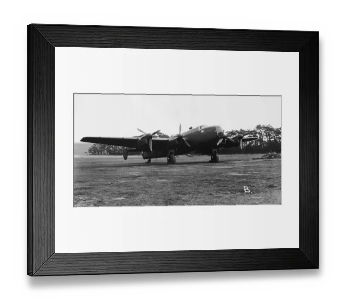 Framed Print : Handley Page HP-57 Halifax B-2 Framed Print : Handley Page HP-57 Halifax B-2
