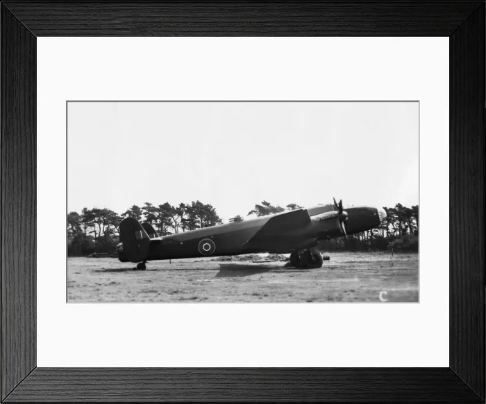 Framed Print : Handley Page HP-57 Halifax B-2