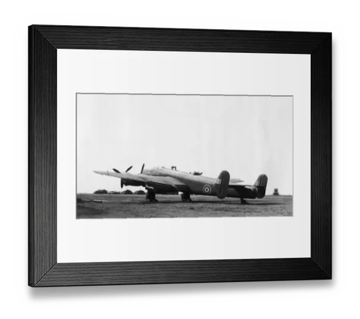 Framed Print : Handley Page HP-57 Halifax B-2 Framed Print : Handley Page HP-57 Halifax B-2