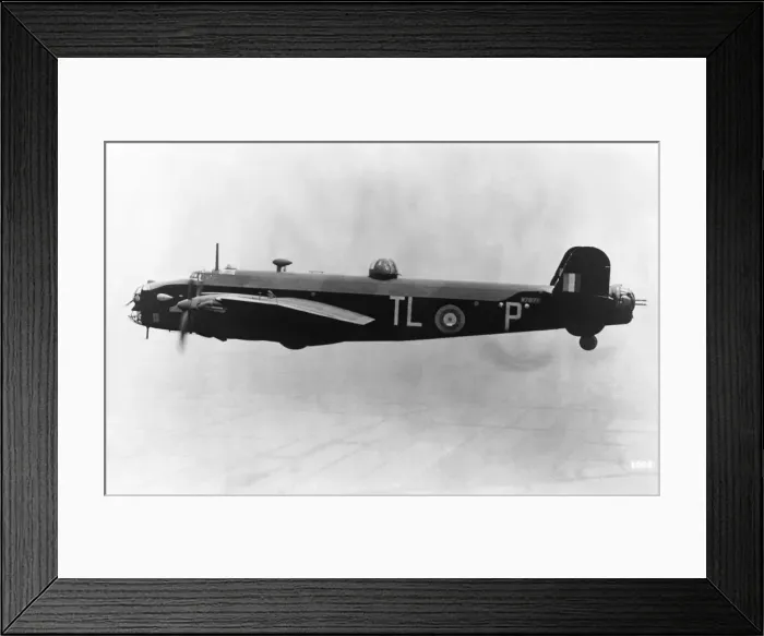 Framed Print : Handley Page HP-57 Halifax B-2 Framed Print : Handley Page HP-57 Halifax B-2