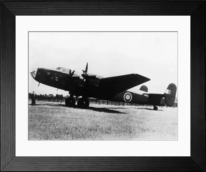 Framed Print : Handley Page HP-57 Halifax B-2 Framed Print : Handley Page HP-57 Halifax B-2