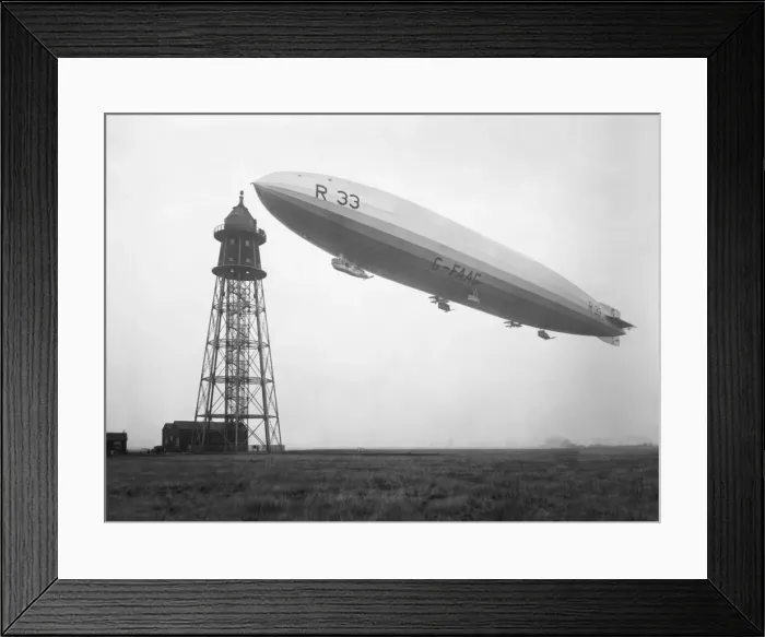 Framed Print : R33 Airship Carrying Two Gloster Grebe Biplane Fighter A? Framed Print : R33 Airship Carrying Two Gloster Grebe Biplane Fighter A?