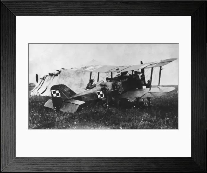 Framed Print : RAF SE-5a. Polish Airforce Royal-Aircraft-Factory RAF Se-5A Parked Date: 1910s Framed Print : RAF SE-5a. Polish Airforce Royal-Aircraft-Factory RAF Se-5A Parked Date: 1910s
