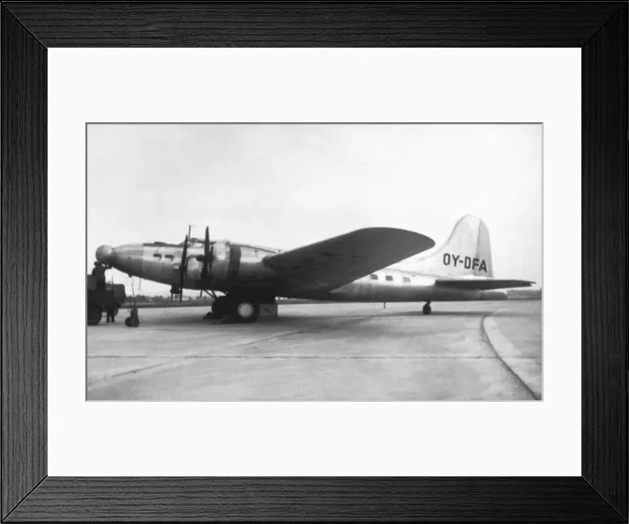 Framed Print : Boeing B-17 Flying Fortress