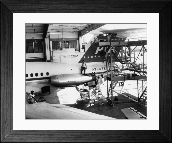 Framed Print : Hawker Siddeley HS-121 Trident 1E Framed Print : Hawker Siddeley HS-121 Trident 1E