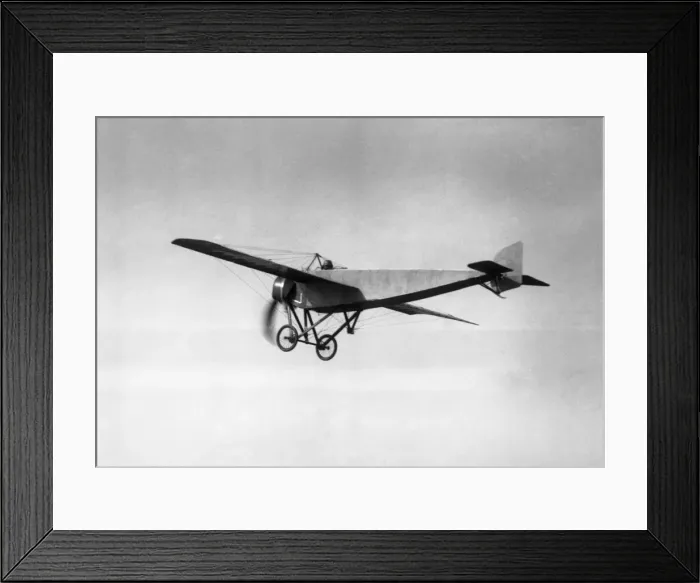 Framed Print : Morane-Soulnier Monoplane Flying at Hendon in 1914 Framed Print : Morane-Soulnier Monoplane Flying at Hendon in 1914