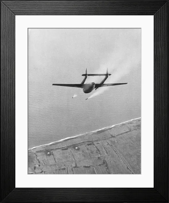 Framed Print : de Havilland DH-100 Vampire Framed Print : de Havilland DH-100 Vampire