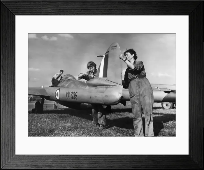 Framed Print : de Havilland DH-100 Vampire Framed Print : de Havilland DH-100 Vampire