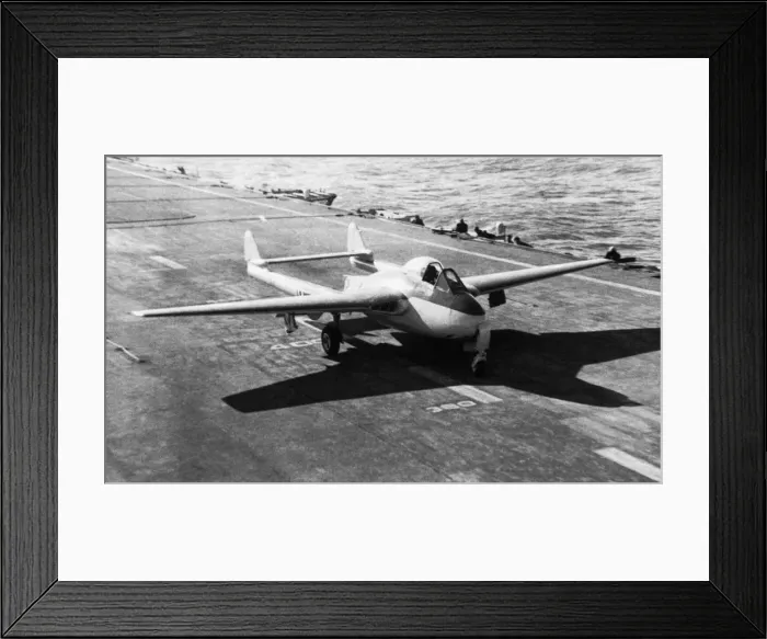 Framed Print : de Havilland DH-100 Vampire
