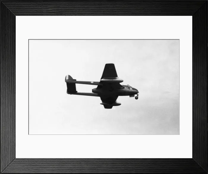 Framed Print : de Havilland DH-100 Vampire
