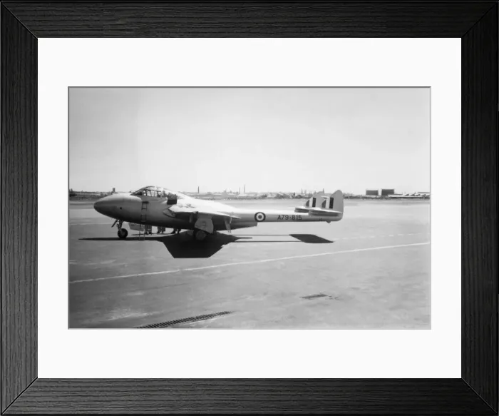 Framed Print : de Havilland DH-100 Vampire