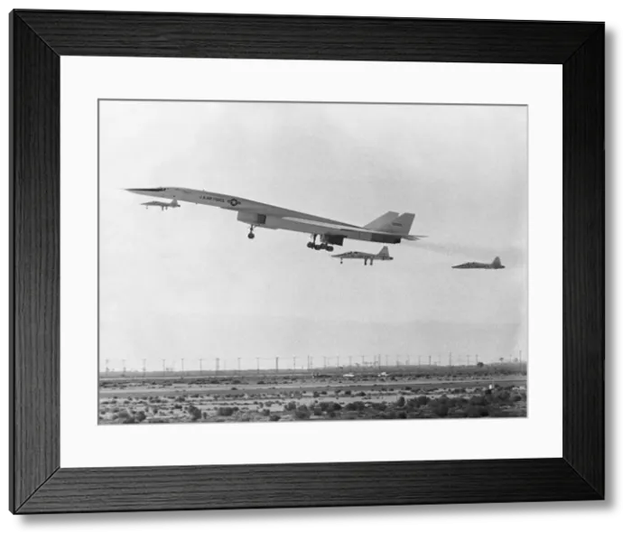 Framed Print : North American XB-70A Valkyrie Framed Print : North American XB-70A Valkyrie