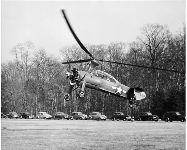 Kellett Yo-60 Autogyro Flying with Parked Cars and Trees?