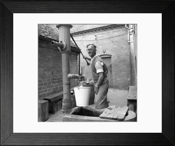 Framed Print : Hand pump at the Fruiterers Arms, Hartlebury Framed Print : Hand pump at the Fruiterers Arms, Hartlebury