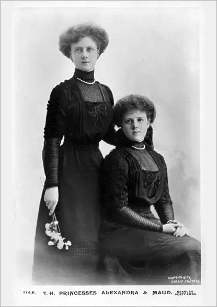 Alexandra, 2nd Duchess of Fife and her sister Princess Maud