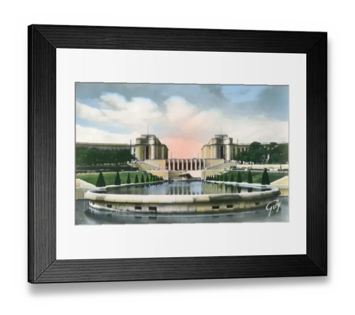 Framed Print : Paris, France - Palais de Chaillot - View of the Gardens Framed Print : Paris, France - Palais de Chaillot - View of the Gardens