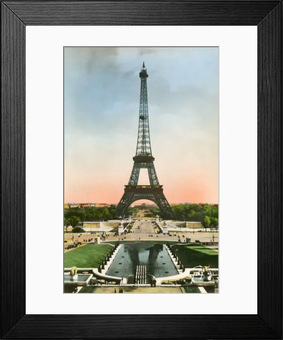 Framed Print : Paris, France - Tour Eiffel viewed from Palais de Chaillot Framed Print : Paris, France - Tour Eiffel viewed from Palais de Chaillot