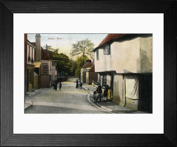 Framed Print : Herne, Kent with The Red Lion Inn Framed Print : Herne, Kent with The Red Lion Inn