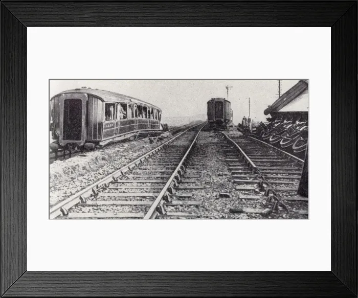 Framed Print : Wrecked Scottish Express at Creamlington - General Strike Framed Print : Wrecked Scottish Express at Creamlington - General Strike