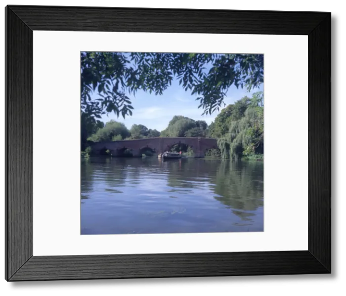 Framed Print : The River Thames at Sonning, Berkshire Framed Print : The River Thames at Sonning, Berkshire