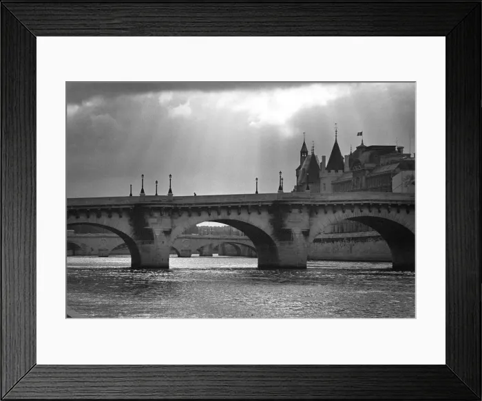 Framed Print : Pont Neuf, Paris Framed Print : Pont Neuf, Paris