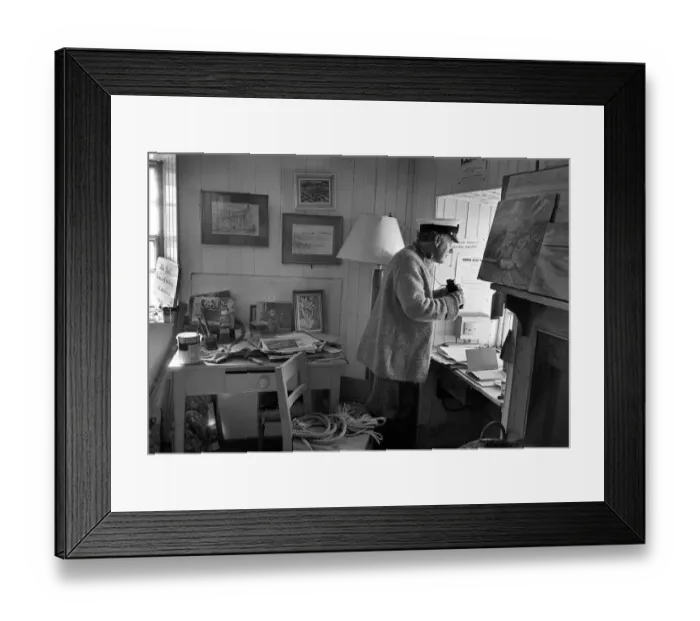 Framed Print : Pittenweem, Fife, harbour master Framed Print : Pittenweem, Fife, harbour master